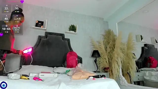 DalayMoore online show from July 2026 08:33:01 PM