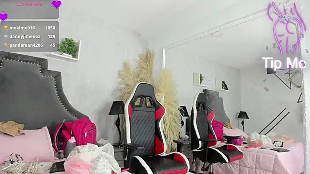 DalayMoore online show from July 2026 08:52:02 PM