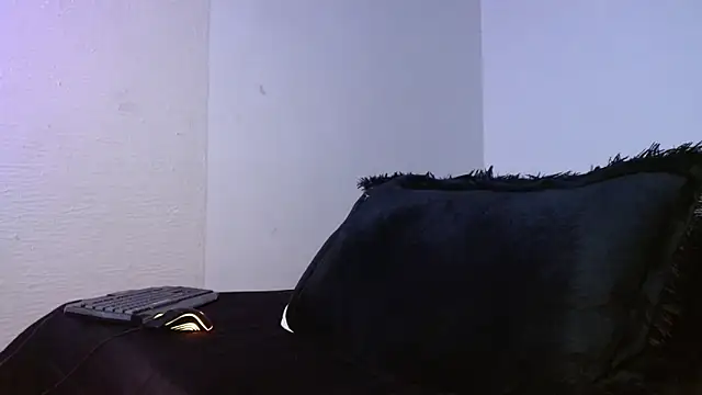 Lliam 2 online show from September 2025 05:53:02 AM