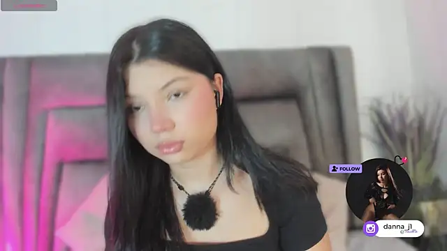 DannaJhonson1 online show from May 2026 07:42:02 PM