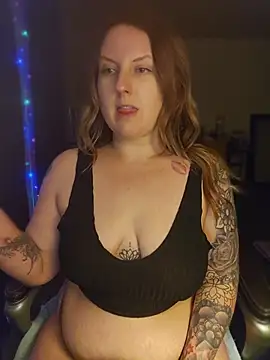 Snapshot of TattedMamaXOXO chatting on July 2026 02:26:02 AM TattedMamaXOXO online show from July 2026 02:26:02 AM