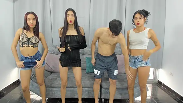 hotlittleones18 online show from March 2025 07:12:01 PM