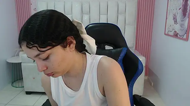 shalon diaz s online show from January 2026 01:02:01 PM