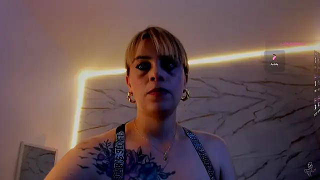 RayaCarr  online show from June 2026 01:02:01 PM