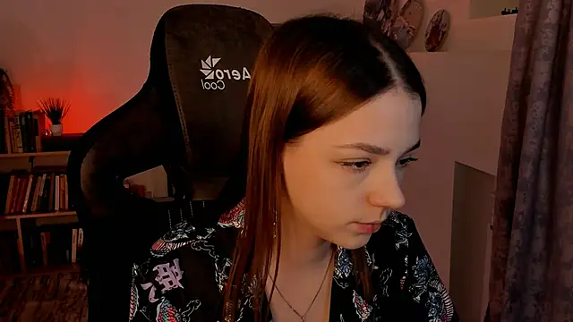 PamBeesly online show from January 2025 08:53:02 AM