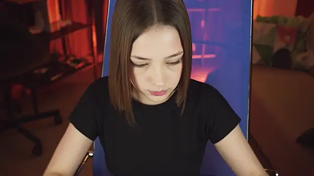 Snapshot of PamBeesly chatting on November 2025 10:47:02 AM PamBeesly online show from November 2025 10:47:02 AM