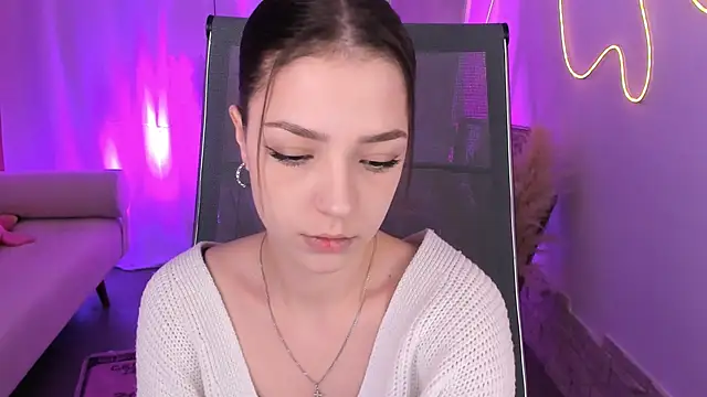 Snapshot of PamBeesly chatting on January 2026 08:30:01 AM PamBeesly online show from January 2026 08:30:01 AM