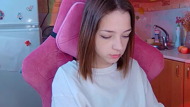 Snapshot of PamBeesly chatting on March 2026 09:27:01 AM PamBeesly online show from March 2026 09:27:01 AM