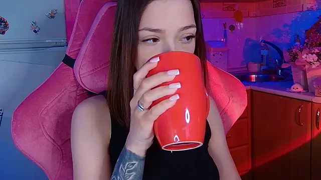 Snapshot of PamBeesly chatting on March 2026 02:32:02 PM PamBeesly online show from March 2026 02:32:02 PM