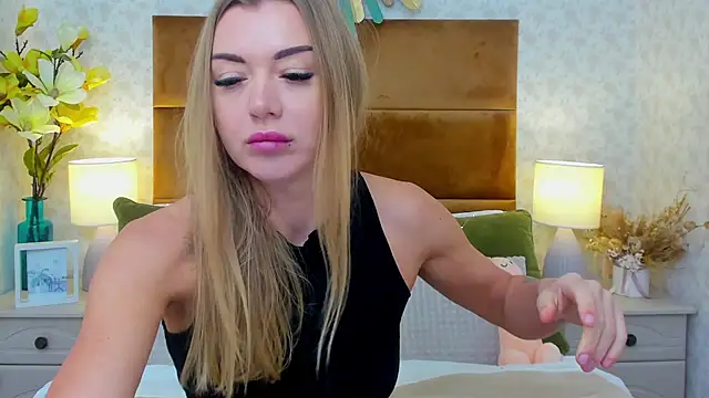 Snapshot of SusanBlair chatting on February 2025 06:26:02 AM SusanBlair online show from February 2025 06:26:02 AM