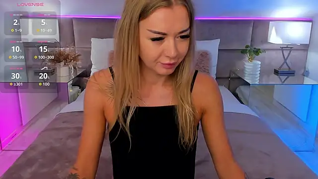 Snapshot of SusanBlair chatting on October 2025 05:15:01 AM SusanBlair online show from October 2025 05:15:01 AM