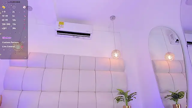 Snapshot of AnthonelaRusso_ chatting on March 2025 08:55:01 AM AnthonelaRusso online show from March 2025 08:55:01 AM