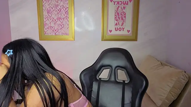 Paulette v online show from May 2026 01:06:01 PM