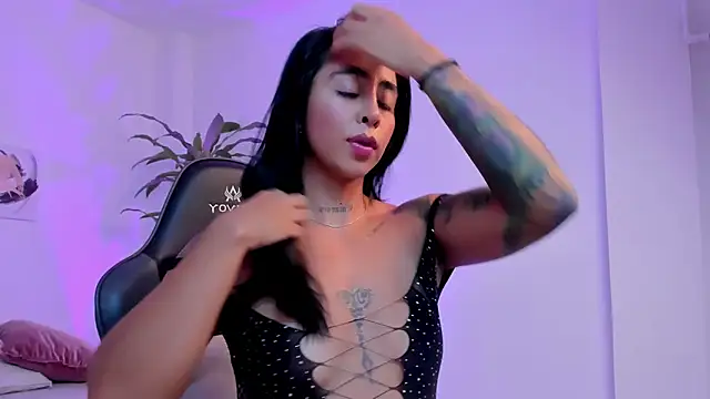 sophierooy22 online show from February 2025 08:58:01 PM