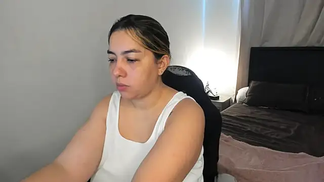 brithany olson25 online show from April 2026 03:09:02 PM