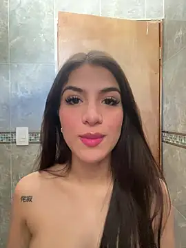 Snapshot of thompsonabella666 chatting on February 2025 07:06:01 PM thompsonabella666 online show from February 2025 07:06:01 PM