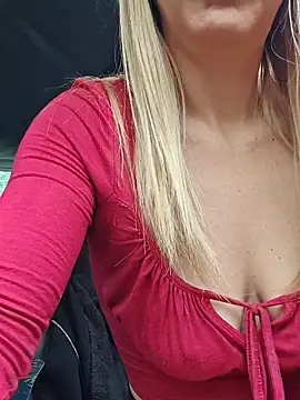 SweetyNinaOff1 online show from February 2026 02:37:01 PM