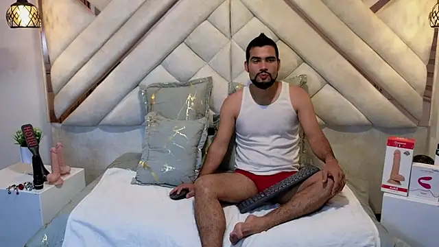 luxurycoupl online show from February 2025 03:34:02 AM