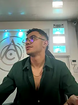 Snapshot of Thonny-becker chatting on October 2025 10:47:01 PM Thonny-becker online show from October 2025 10:47:01 PM