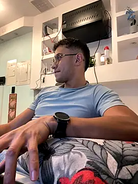 Snapshot of Thonny-becker chatting on November 2025 11:14:01 PM Thonny-becker online show from November 2025 11:14:01 PM