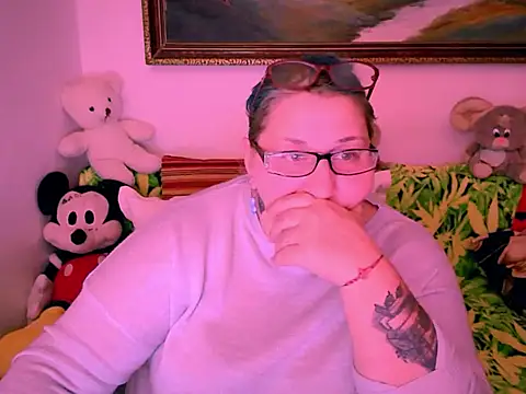 mayamayx online show from October 2025 05:57:01 PM