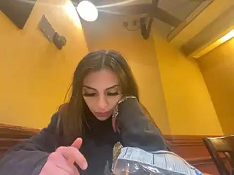 Snapshot of geld_88 chatting on January 2025 03:54:02 PM geld 88 online show from January 2025 03:54:02 PM