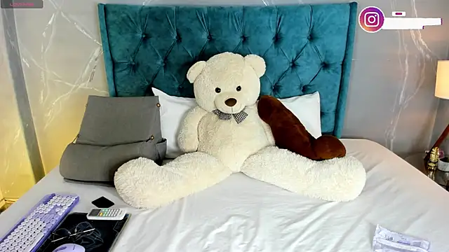 Snapshot of fierygroup chatting on April 2026 01:32:01 AM fierygroup online show from April 2026 01:32:01 AM