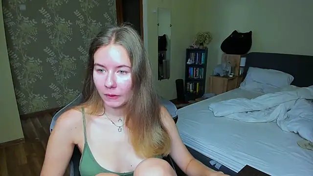 Snapshot of EmilyPaw chatting on October 2025 09:07:02 AM EmilyPaw online show from October 2025 09:07:02 AM