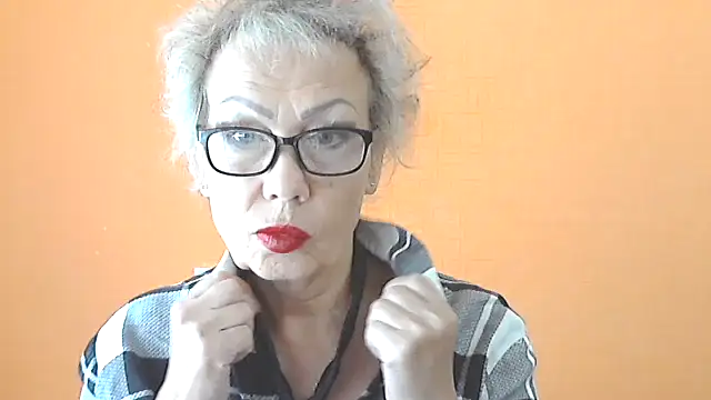 NessyJenixs online show from September 2025 06:30:02 AM