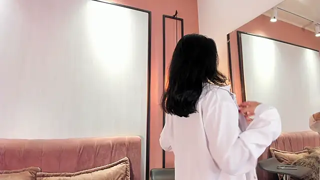 fiorella paris online show from March 2025 04:19:01 AM