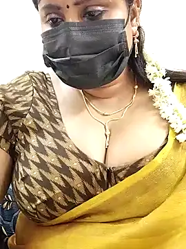 Queenflowerr online show from January 2025 06:48:01 PM