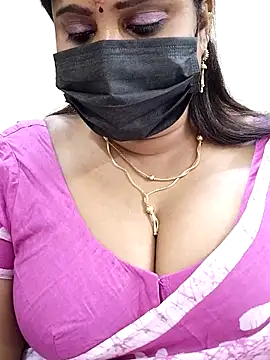 Queenflowerr online show from February 2025 03:58:01 PM