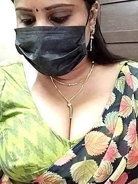 Queenflowerr online show from February 2025 10:18:01 AM