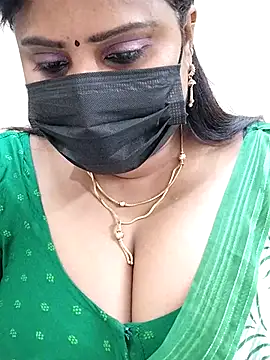 Queenflowerr online show from February 2025 04:24:02 PM