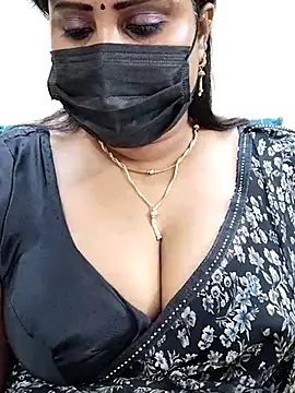 Queenflowerr online show from March 2025 05:57:01 PM