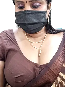 Queenflowerr online show from March 2025 02:00:01 PM