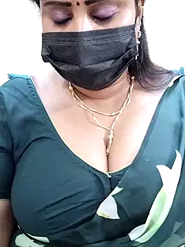 Queenflowerr online show from March 2025 03:53:02 PM