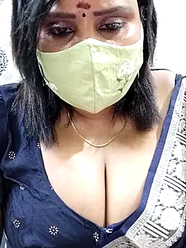 Queenflowerr online show from September 2025 04:53:02 PM