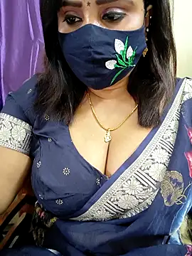 Queenflowerr online show from March 2026 06:47:01 PM