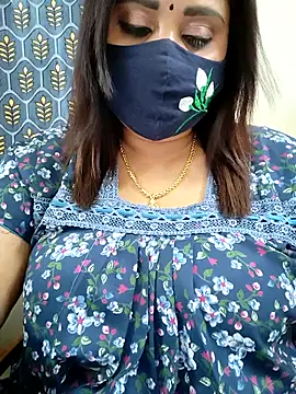 Queenflowerr online show from April 2026 06:21:01 PM