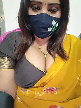 Snapshot of Queenflowerr chatting on June 2026 09:37:02 AM Queenflowerr online show from June 2026 09:37:02 AM