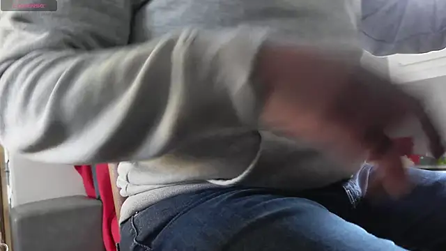 Snapshot of IndienTiger chatting on November 2025 08:25:01 AM IndienTiger online show from November 2025 08:25:01 AM