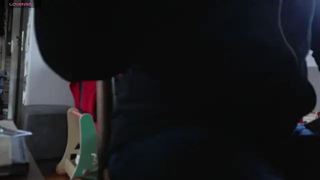 Snapshot of IndienTiger chatting on December 2025 08:21:02 AM IndienTiger online show from December 2025 08:21:02 AM