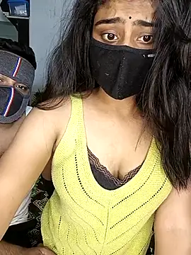 Snapshot of Love-N chatting on November 2025 05:23:01 PM Love-N online show from November 2025 05:23:01 PM