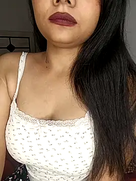 Love-N online show from May 2026 06:13:02 PM
