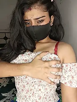 Love-N online show from May 2026 07:07:01 PM
