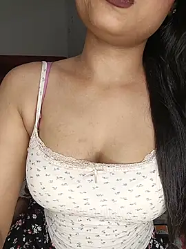 Love-N online show from May 2026 06:42:02 PM
