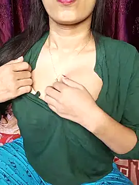 Snapshot of Hot_honey77 chatting on March 2025 03:19:01 AM Hot honey77 online show from March 2025 03:19:01 AM