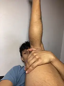 Snapshot of ApoloCruz chatting on September 2025 08:38:02 AM ApoloCruz online show from September 2025 08:38:02 AM