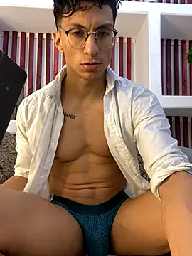 Snapshot of ApoloCruz chatting on October 2025 02:12:02 AM ApoloCruz online show from October 2025 02:12:02 AM